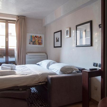Youhosty - Duomo Studio Apartment Milano Eksteriør billede
