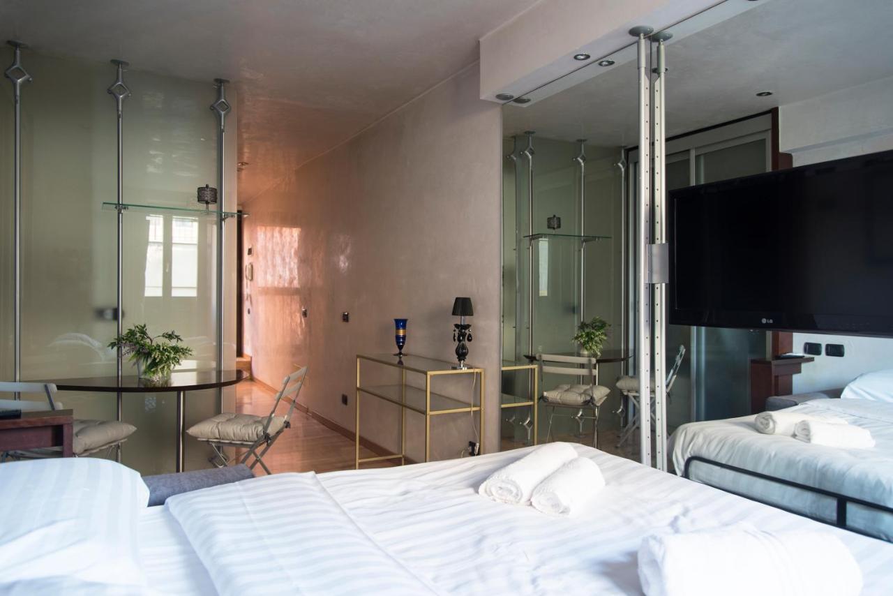 Youhosty - Duomo Studio Apartment Milano Eksteriør billede