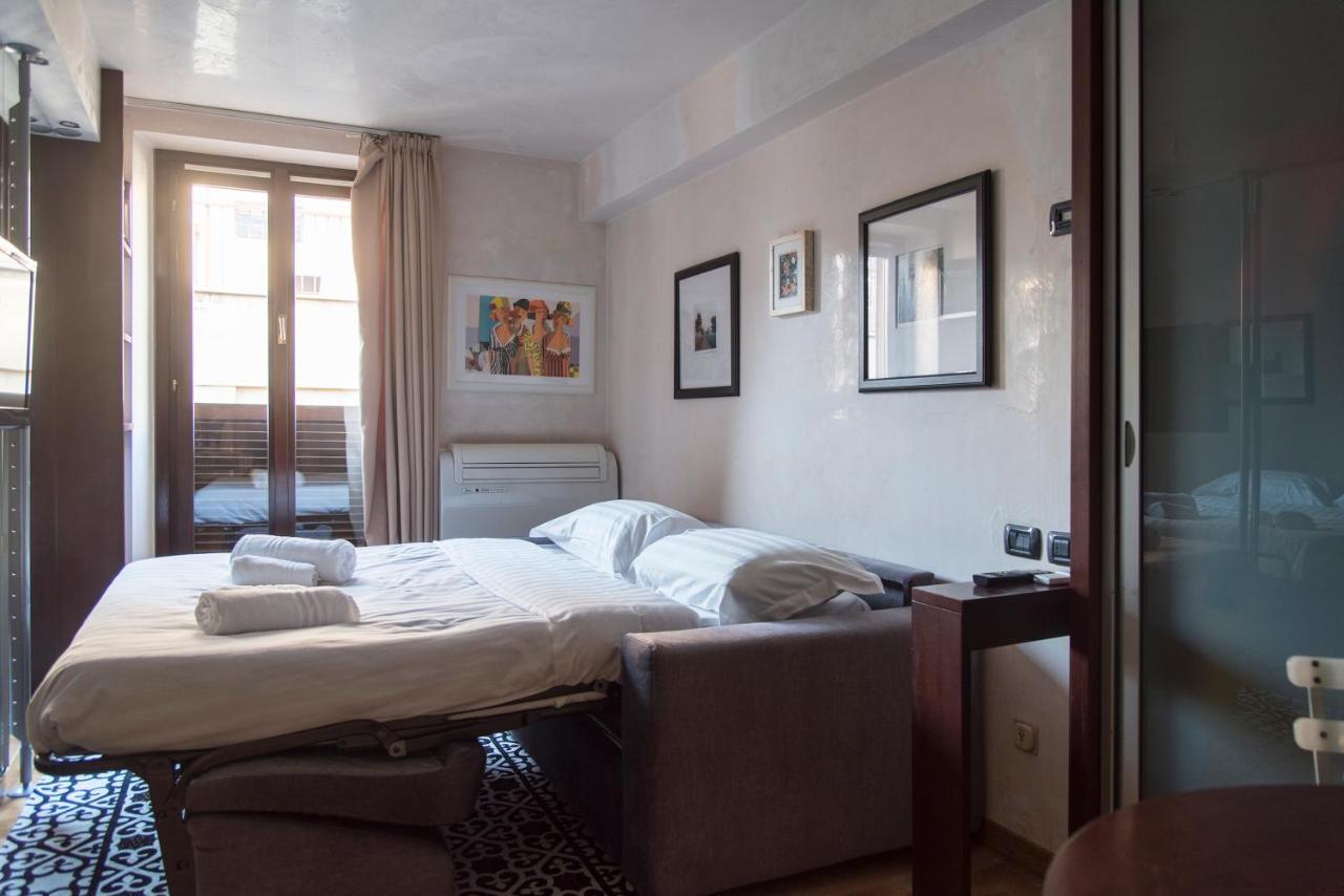 Youhosty - Duomo Studio Apartment Milano Eksteriør billede